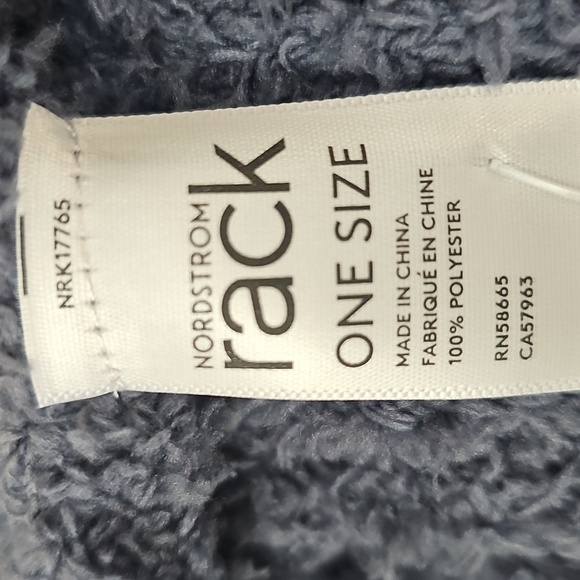 NWT Nordstrom Rack Solid Cozy Ribbed Textured Muffler Scarf Blue OS - Picture 6 of 9